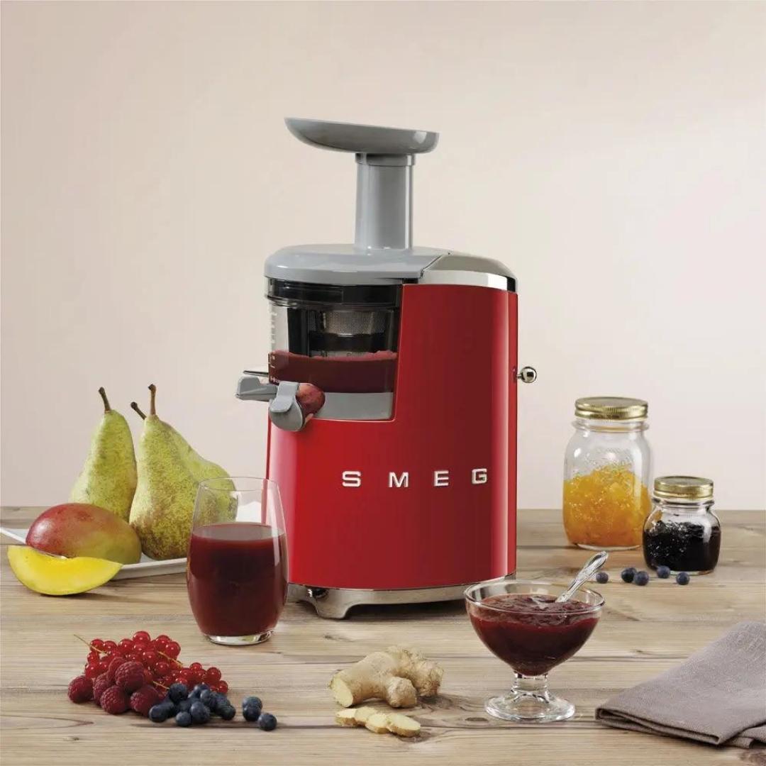 Extractor de jugos prensado frio 50 s style SMEG