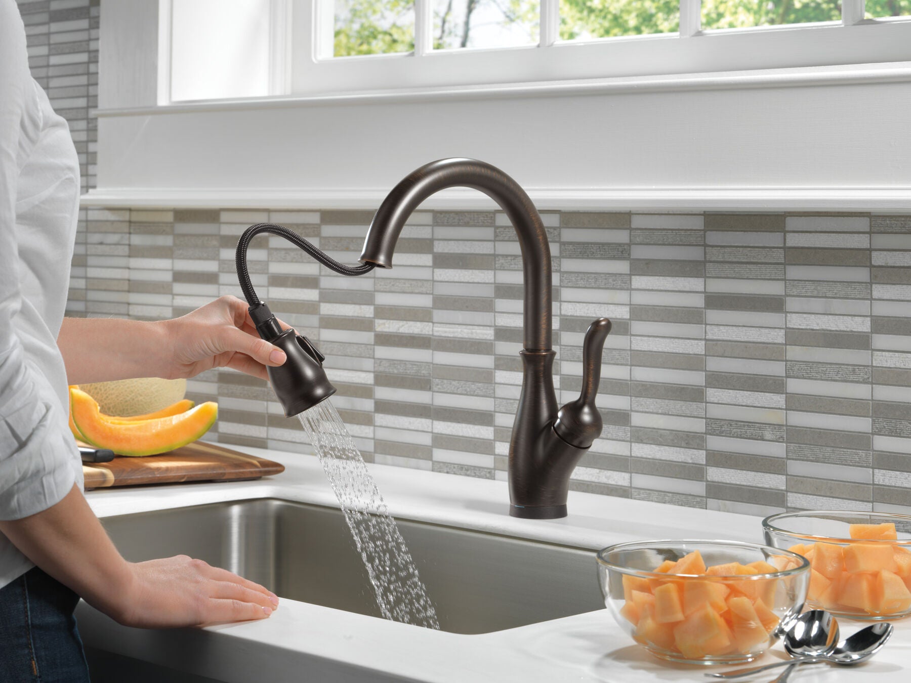 Monomando de Cocina Pull-Down con Tecnología Touch2o® Leland Delta Delta Grifo