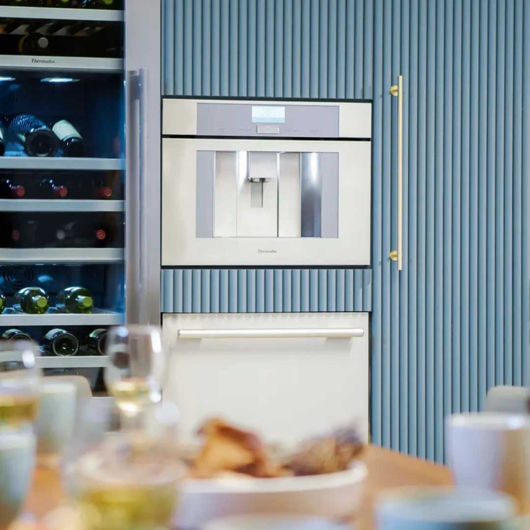 Cafetera empotrable con conexión a la red Thermador TCM24PS