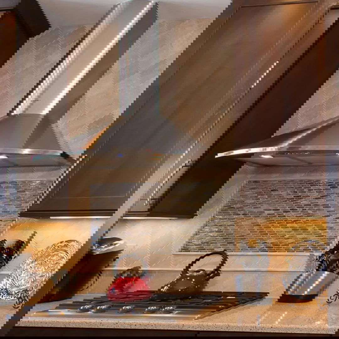 Campana de pared en forma de pirámide redondeada 30" con soplador VAM FABER - jamesandstevenmx