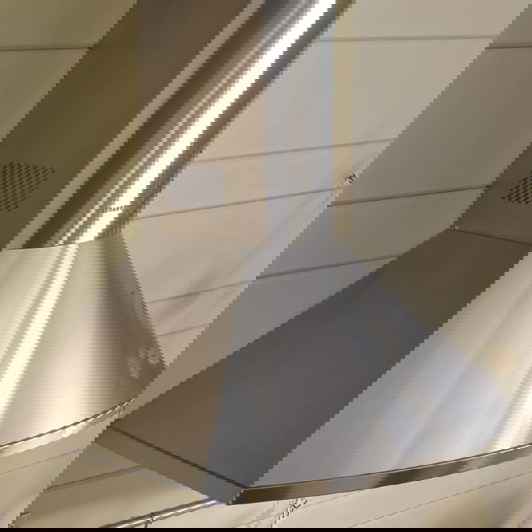 Campana de pared en forma de pirámide redondeada 30" con soplador VAM FABER - jamesandstevenmx