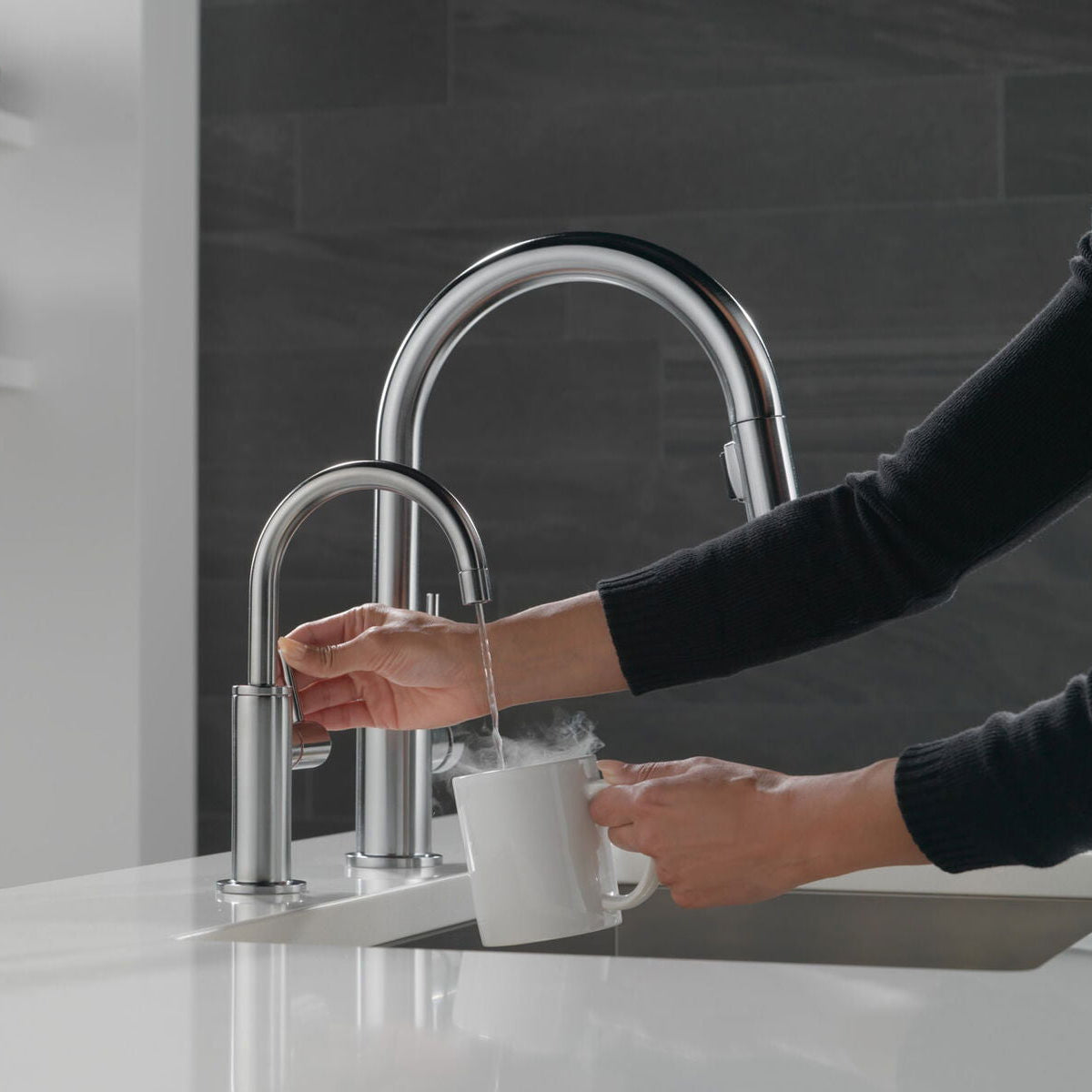 Dispensador de Agua Caliente Purificada Redondo Contemporáneo Delta - jamesandstevenmx