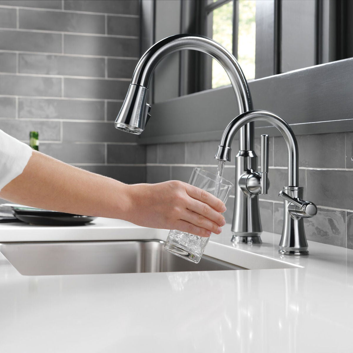 Dispensador de Agua Fría Purificada de Estilo de Transición Delta - jamesandstevenmx