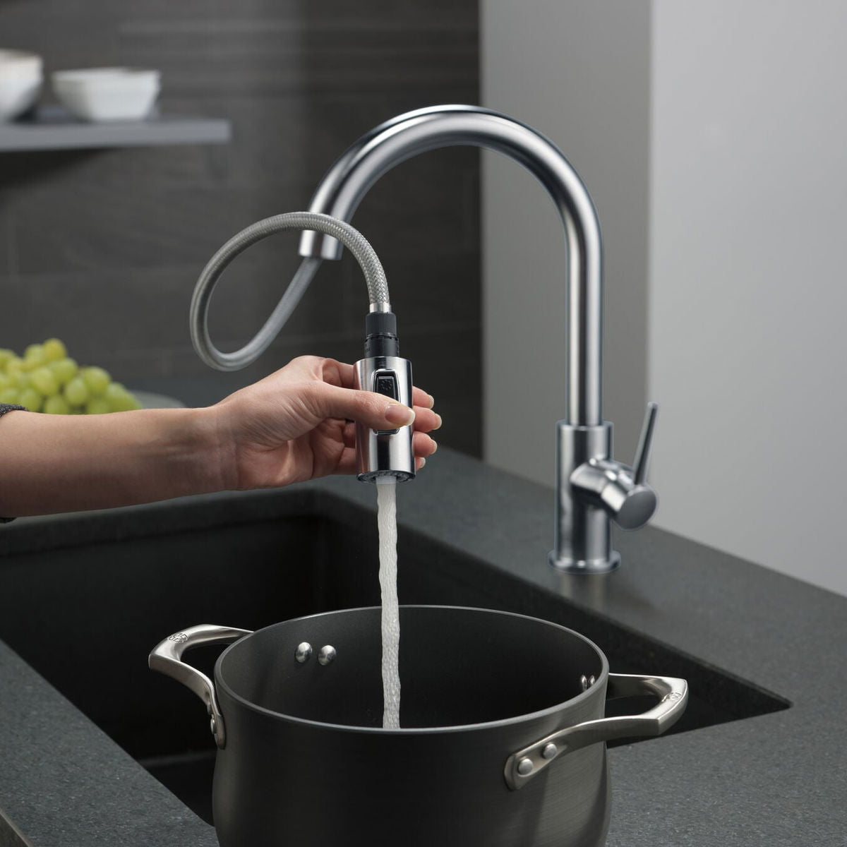 Monomando de Cocina Extensible - Trinsic Delta - jamesandstevenmx