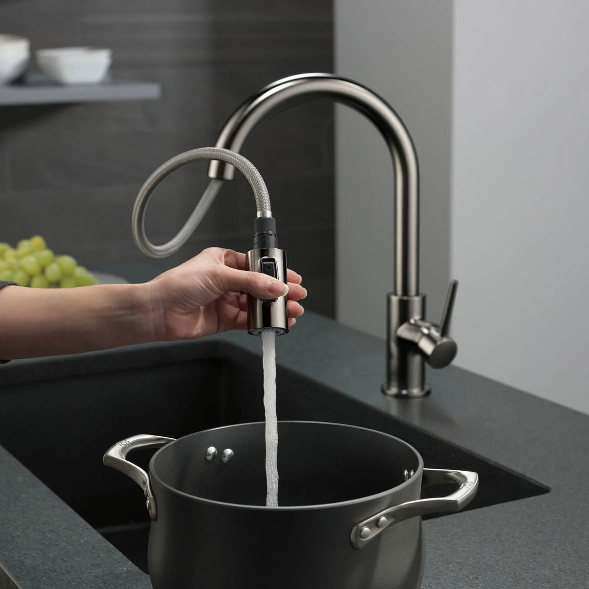 Monomando de Cocina Extensible - Trinsic Delta - jamesandstevenmx