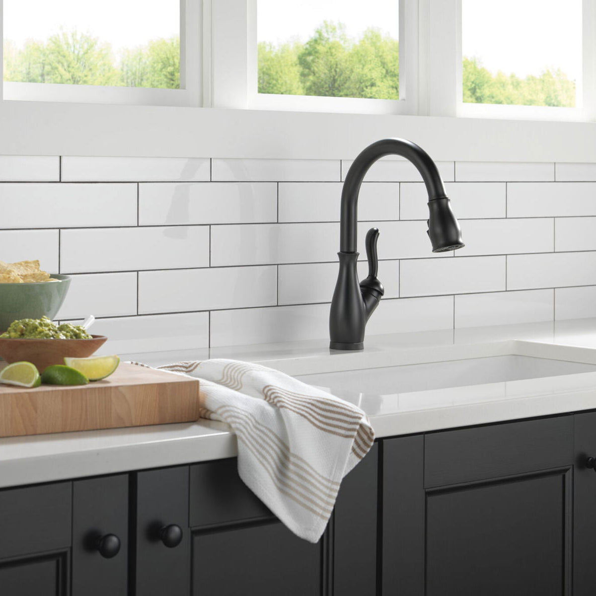 Monomando de Cocina Pull-Down Touch2o® con Tecnología Touchless Leland Delta - jamesandstevenmx