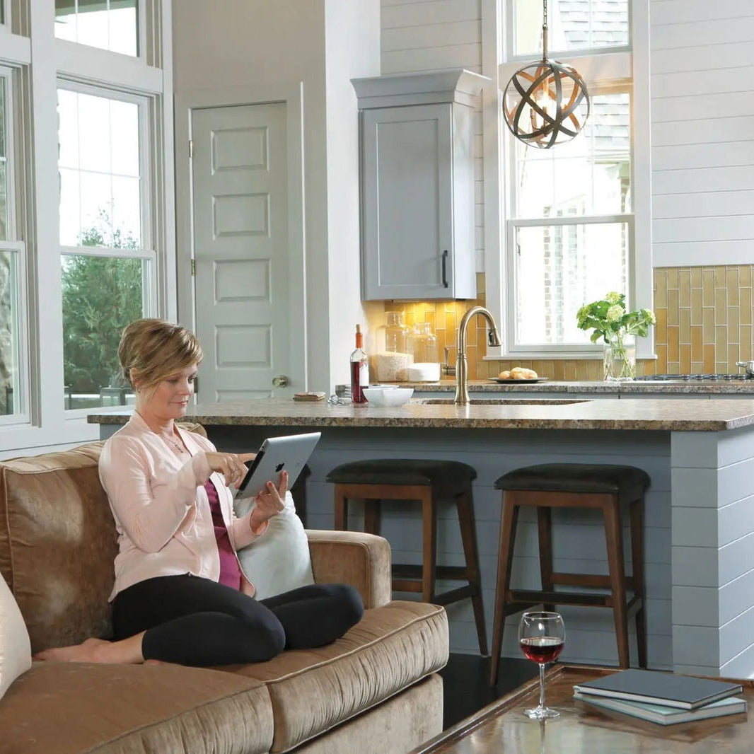 Monomando de Cocina Pull-Down con Shieldspray® - Cassidy - Delta - jamesandstevenmx