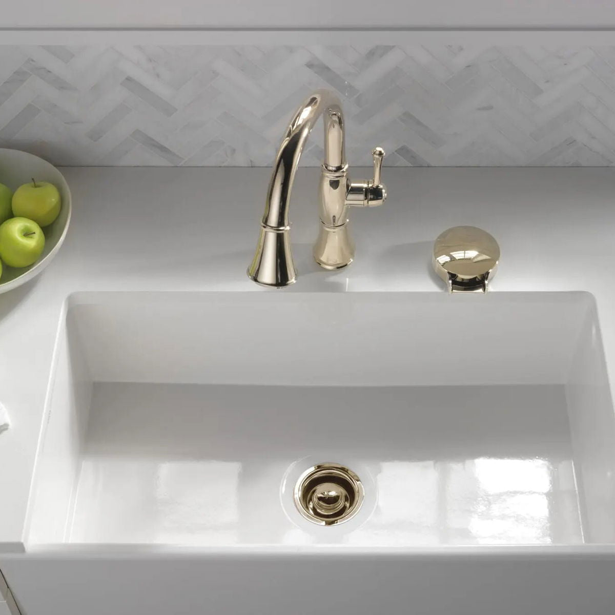 Monomando de Cocina Pull-Down con Shieldspray® - Cassidy - Delta - jamesandstevenmx