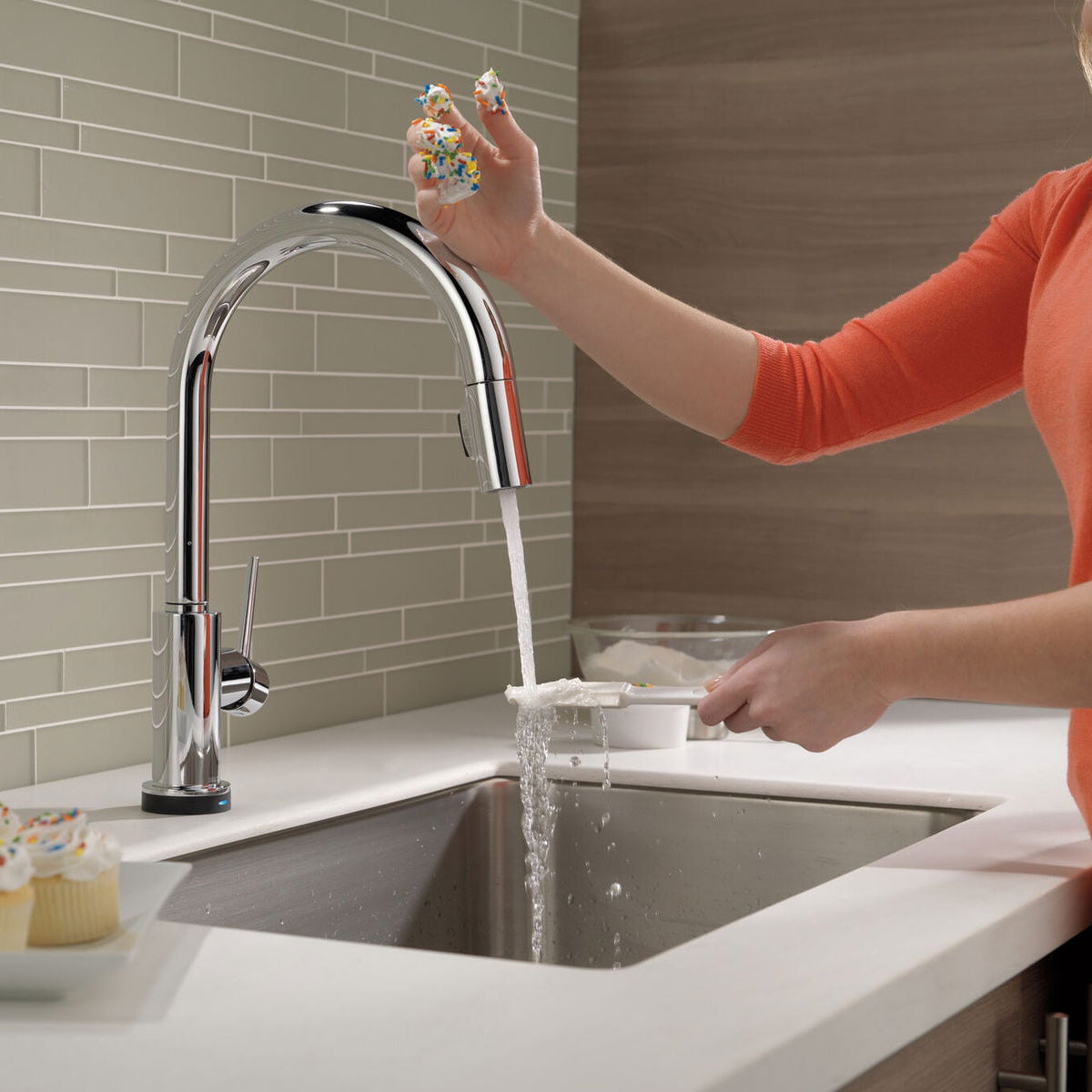 Monomando de Cocina Pull-Down con Tecnología Touch2o® Trinsic Delta - jamesandstevenmx