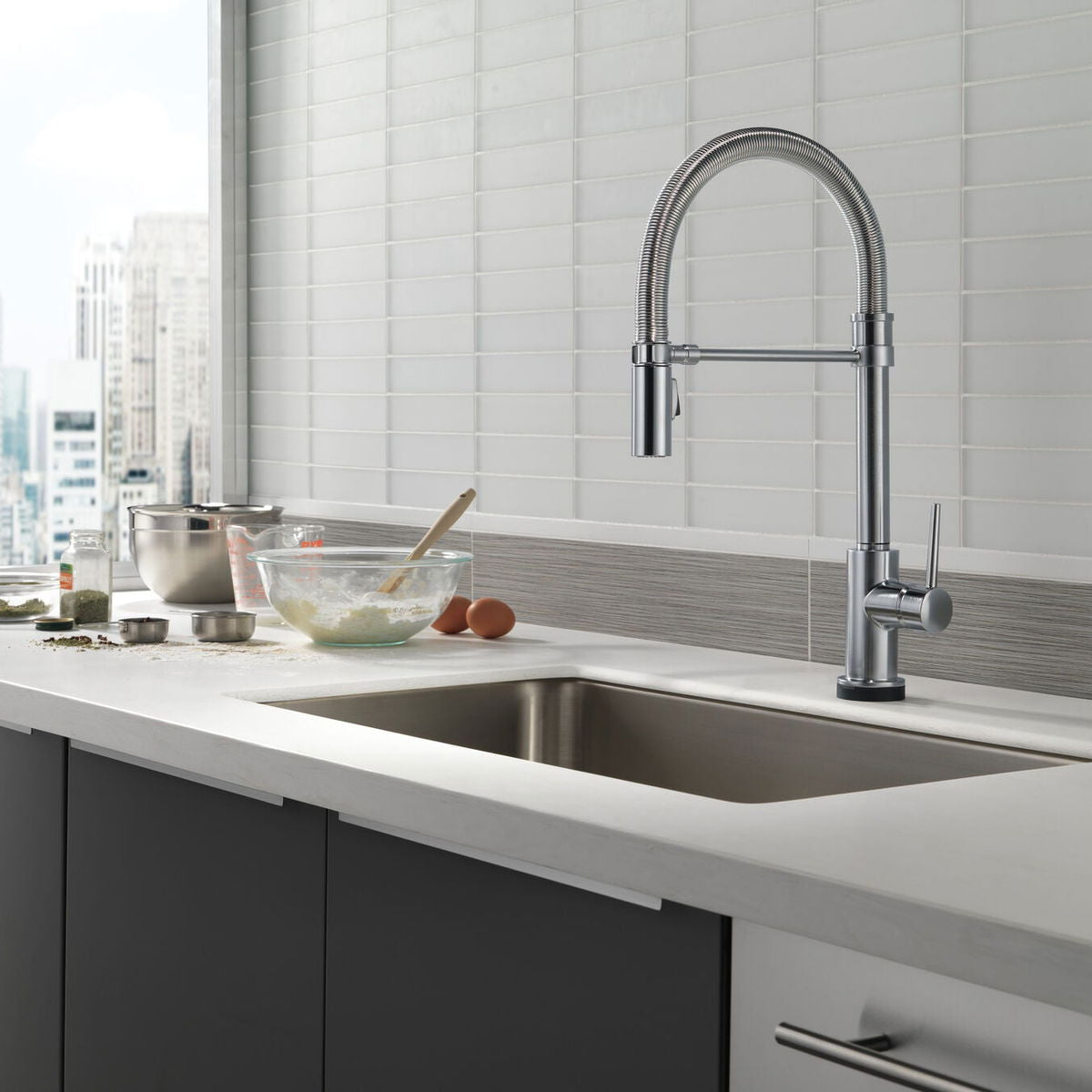 Monomando de Cocina Pull - Down - Tecnología Touch2o® Trinsic Delta - jamesandstevenmx