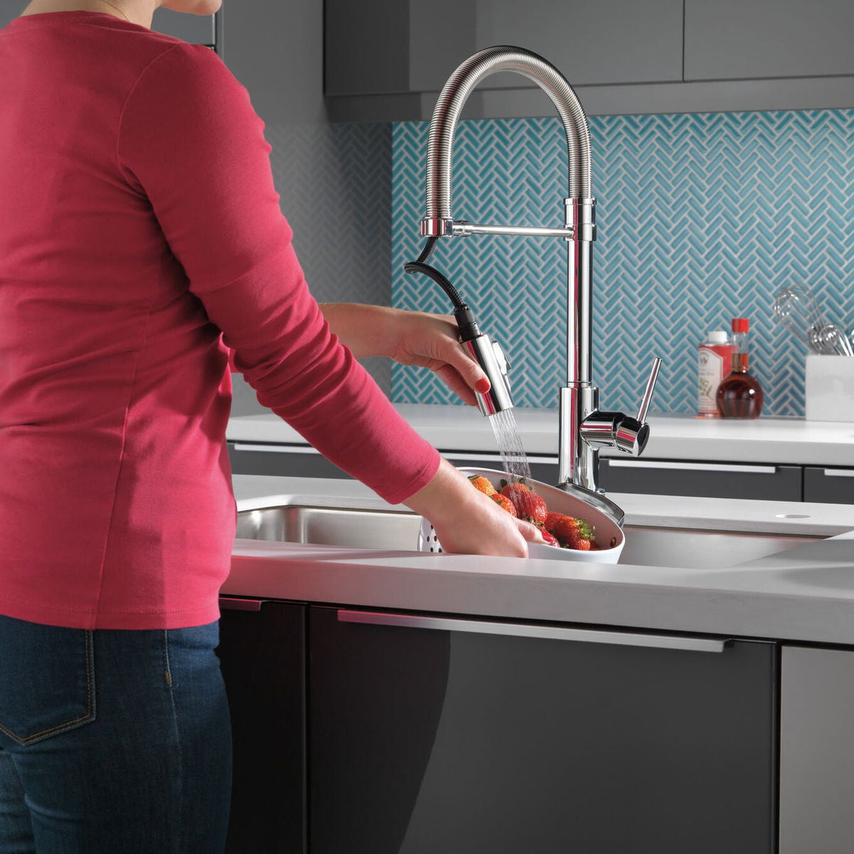 Monomando de Cocina Pull - Down - Tecnología Touch2o® Trinsic Delta - jamesandstevenmx