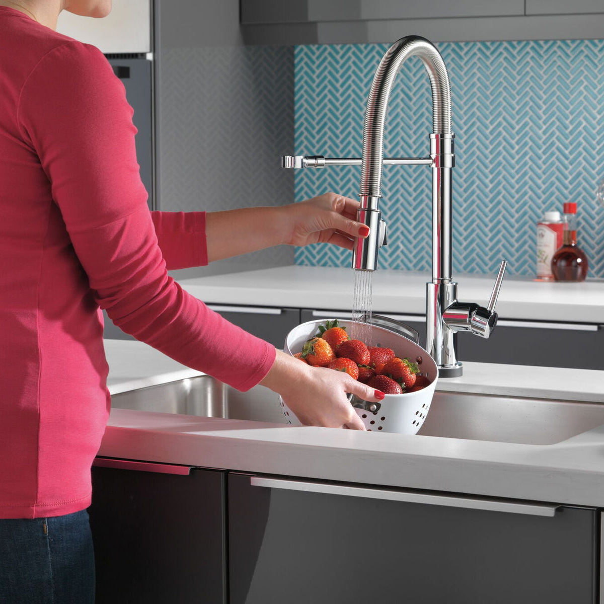 Monomando de Cocina Pull - Down - Tecnología Touch2o® Trinsic Delta - jamesandstevenmx