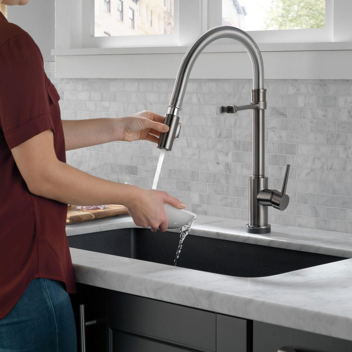 Monomando de Cocina Pull - Down - Tecnología Touch2o® Trinsic Delta - jamesandstevenmx