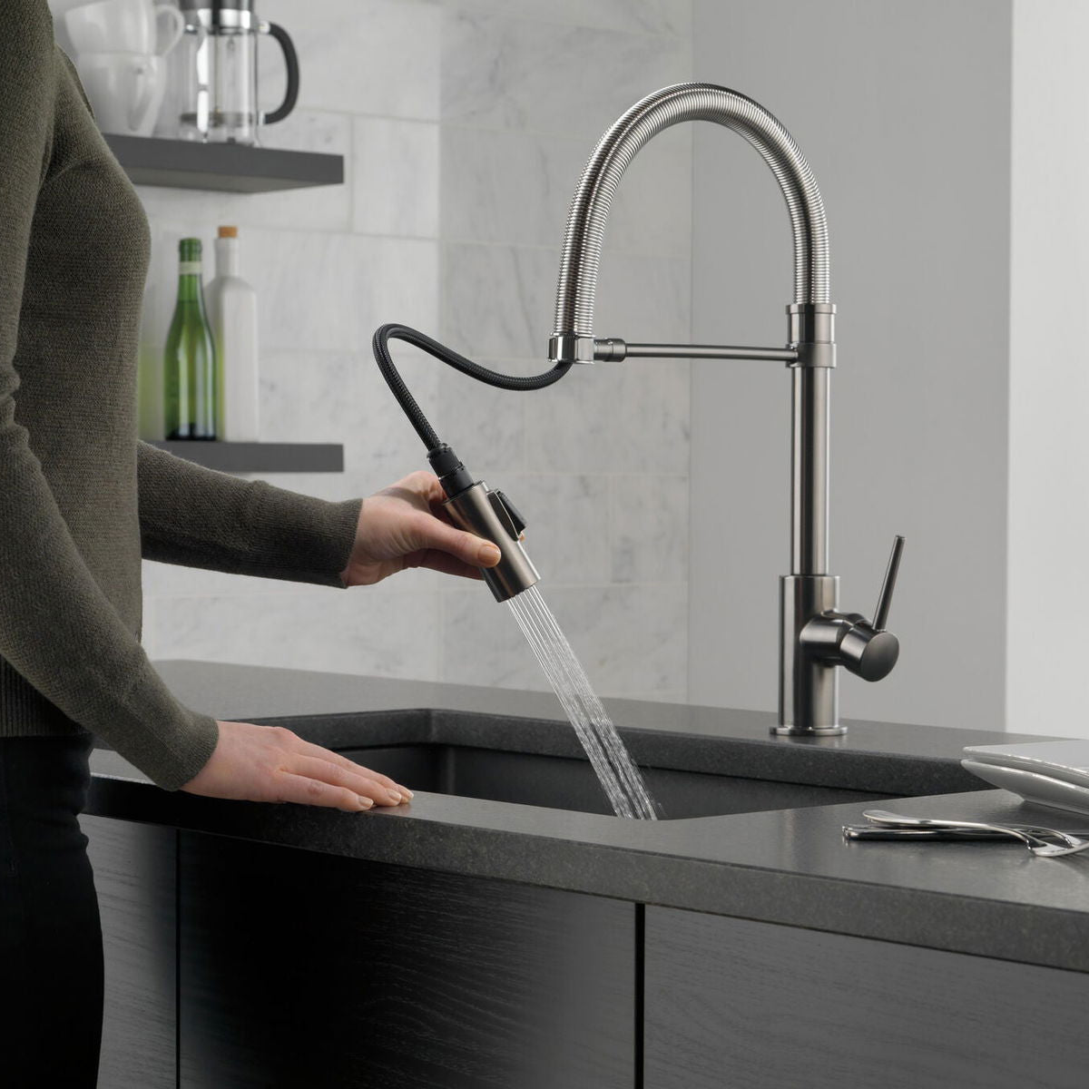 Monomando de Cocina Pull - Down Trinsic Delta - jamesandstevenmx