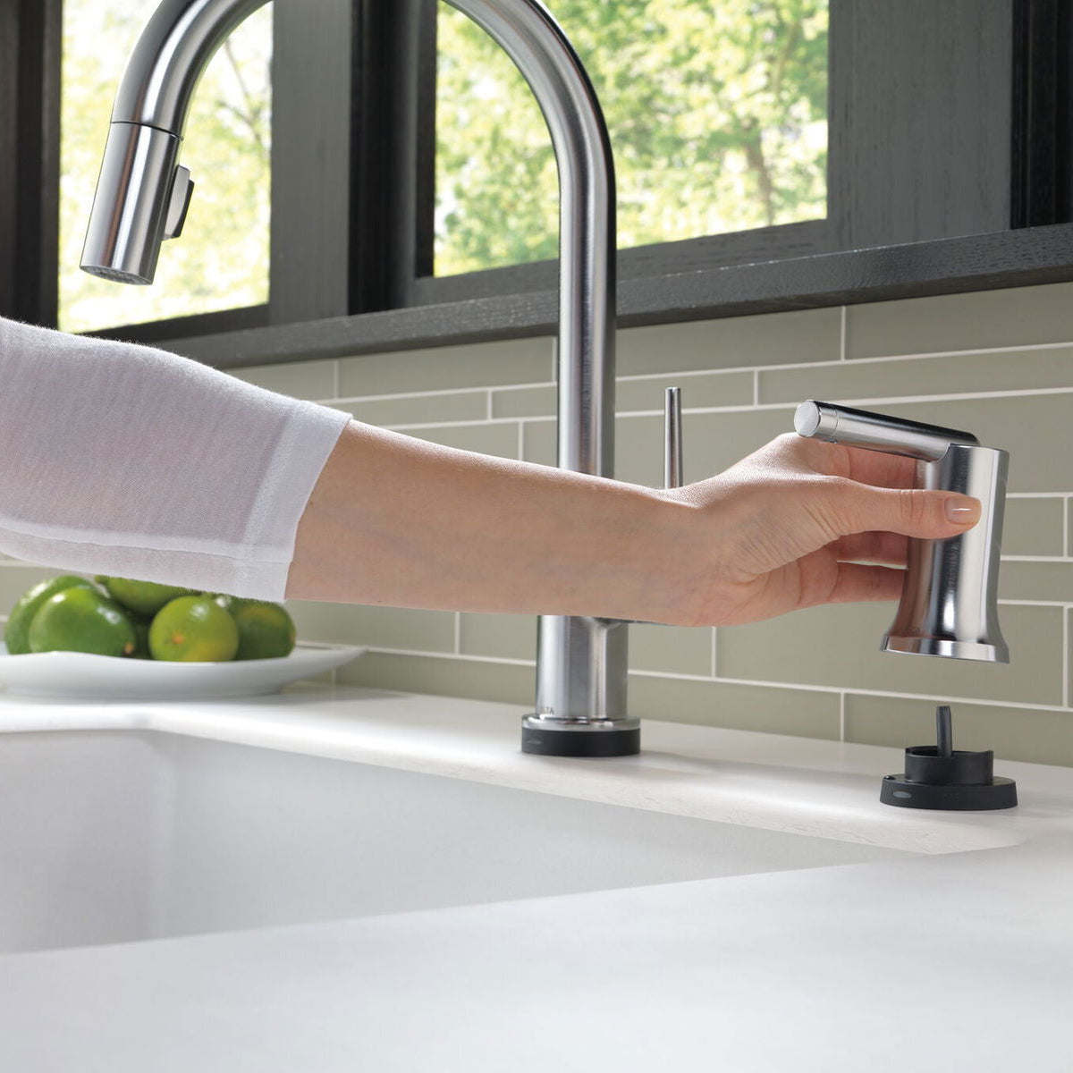 Monomando de Cocina Pull - Down con Tecnología Touch2o® Trinsic Delta - jamesandstevenmx