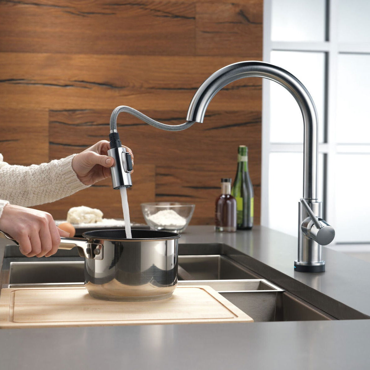 Monomando de Cocina Pull - Down con Tecnología Touch2o® Trinsic Delta - jamesandstevenmx