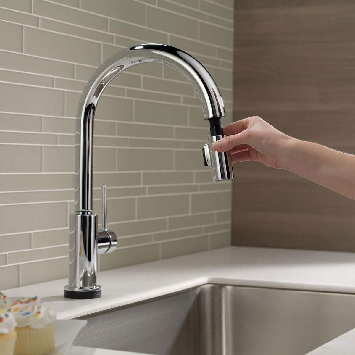 Monomando de Cocina Pull - Down con Tecnología Touch2o® Trinsic Delta - jamesandstevenmx