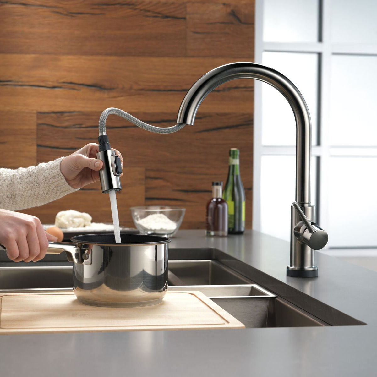 Monomando de Cocina Pull - Down con Tecnología Touch2o® Trinsic Delta - jamesandstevenmx