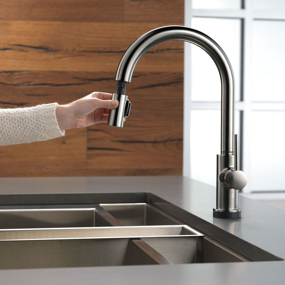 Monomando de Cocina Pull - Down con Tecnología Touch2o® Trinsic Delta - jamesandstevenmx