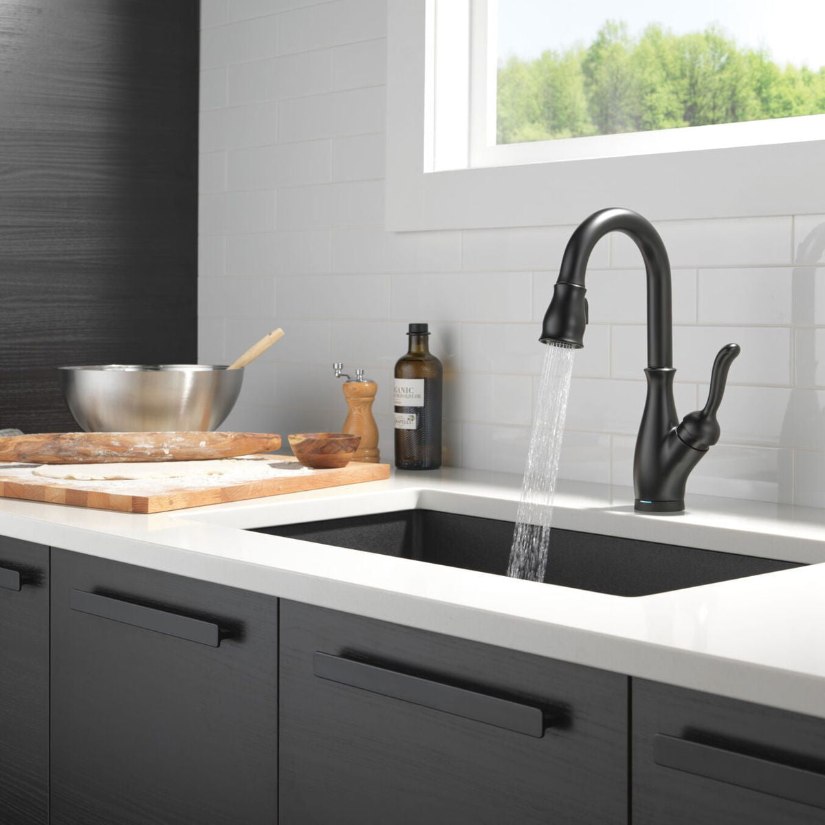 Monomando para Bar Pull Down con Tecnología Touch2o® Leland Delta - jamesandstevenmx