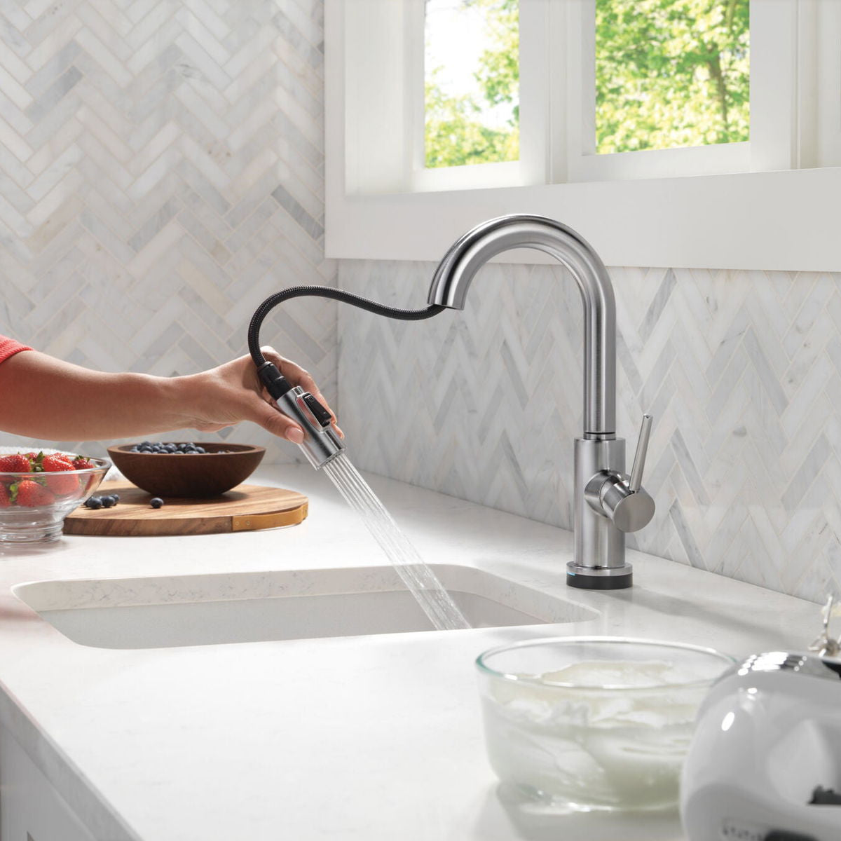 Monomandode para Bar Pull Down con Tecnología Touch2o® Trinsic Delta - jamesandstevenmx