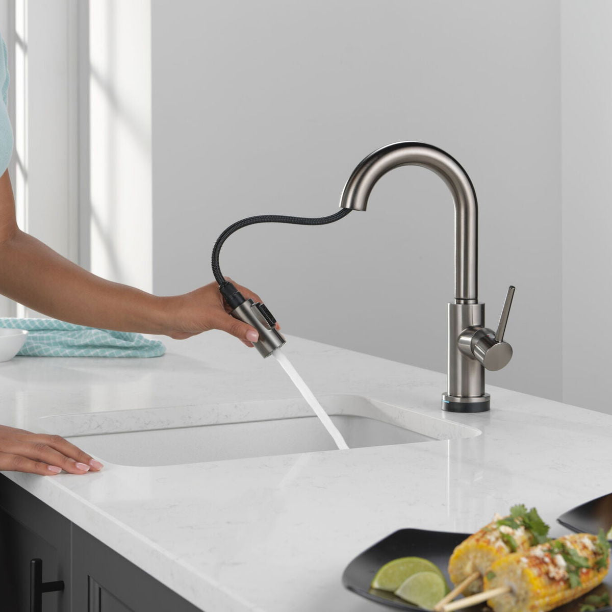 Monomandode para Bar Pull Down con Tecnología Touch2o® Trinsic Delta - jamesandstevenmx