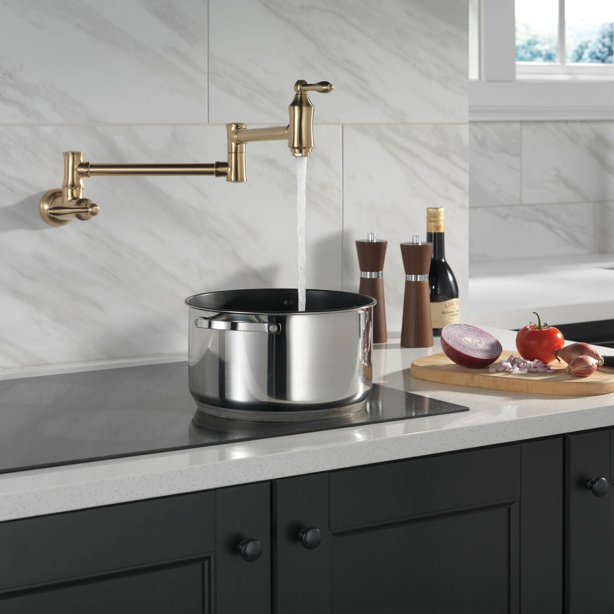 Pot Filler de Cocina de Pared- Delta - jamesandstevenmx