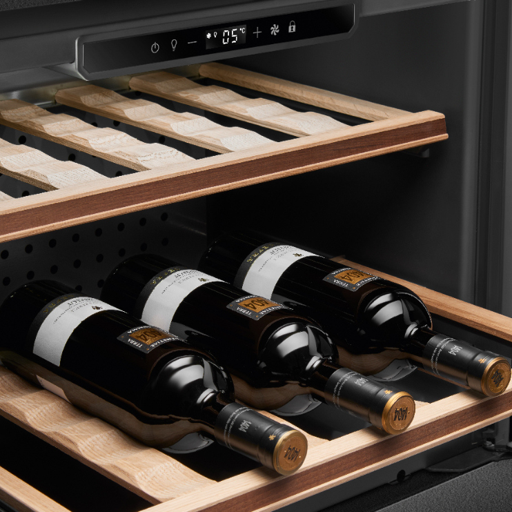 VinotecaDolceStilNovoSMEGCVIU621NR1_4_jamesandsteven