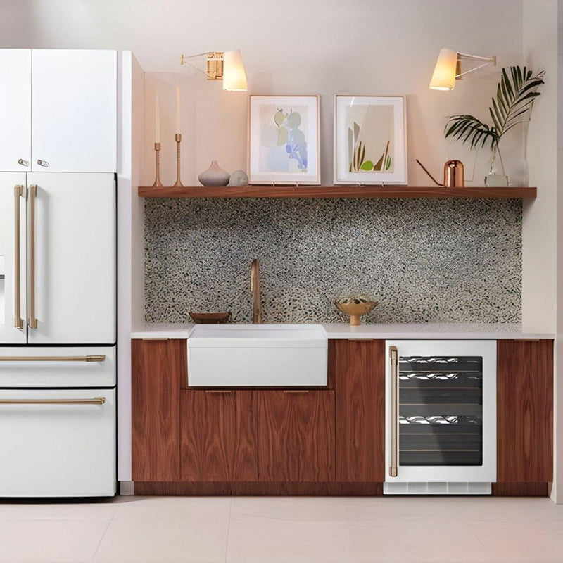 Cava de vinos Café Appliances de 24 pulgadas dual zone en acabado matte black con capacidad para 46 botellas