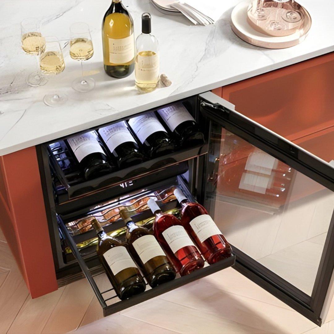 Cava de vinos Café Appliances de 24 pulgadas dual zone en acabado matte black con capacidad para 46 botellas