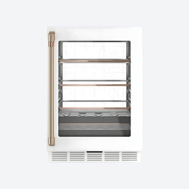 Centro de bebidas Café Appliances de 24 pulgadas en acabado Matte White con puerta de cristal y LED light wall