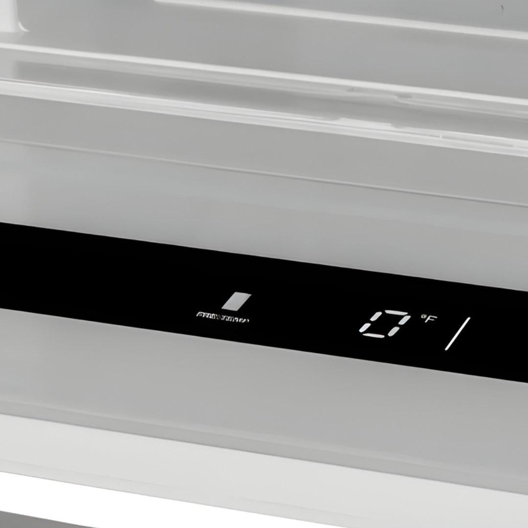 Congelador de columna panelable Bertazzoni de 18 pulgadas con bisagra izquierda e Ice Maker automático