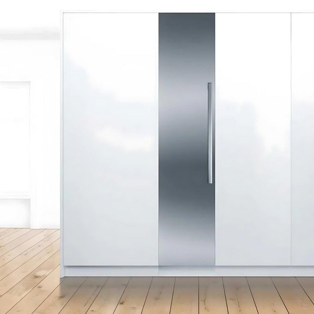 Congelador de columna panelable Bosch de 18 pulgadas con Ice Maker y diseño empotrable
