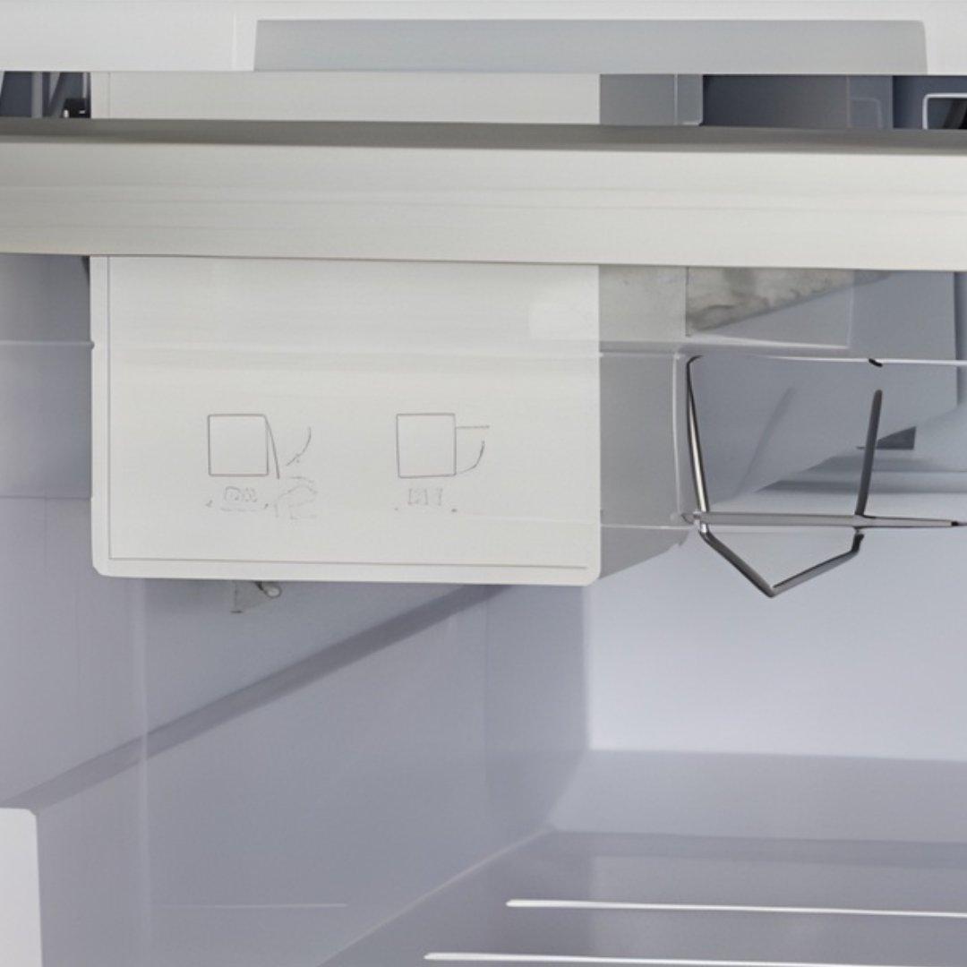 Congelador de columna panelable Bertazzoni de 24 pulgadas con Ice Maker automático y puerta reversible