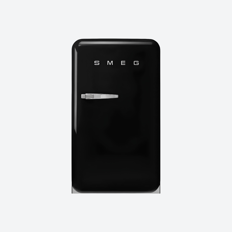 Frigobar retro Smeg de 21 pulgadas en color negro con congelador interno