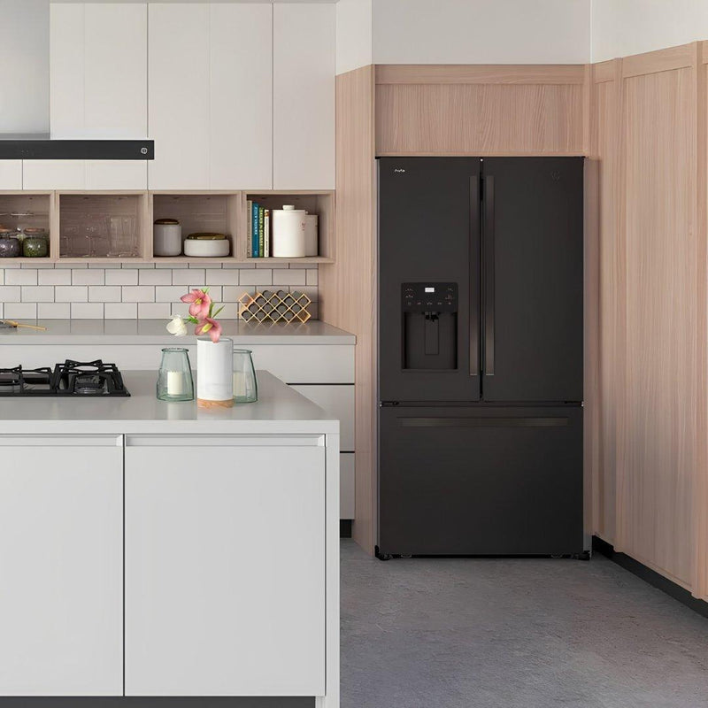 Refrigerador bottom mount GE Profile de 25 pies cúbicos en acabado Dark Slate con despachador en puerta