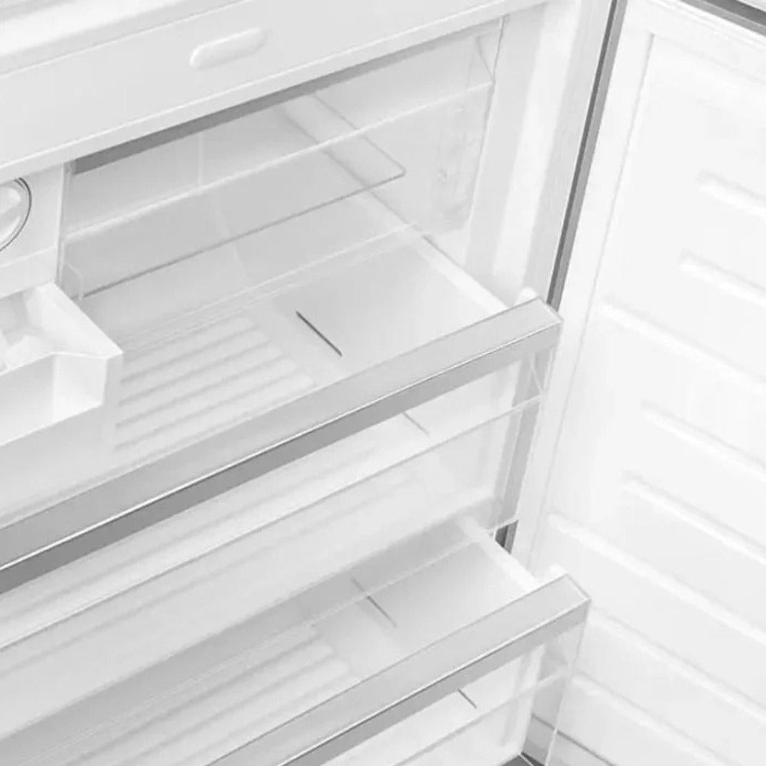 Refrigerador bottom mount Smeg Portofino de 28 pulgadas en acero inoxidable con opción de bisagra derecha o izquierda