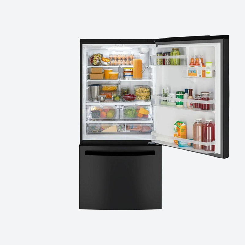 Refrigerador GE Profile bottom mount de 510 litros en acabado Dark Slate con congelador inferior