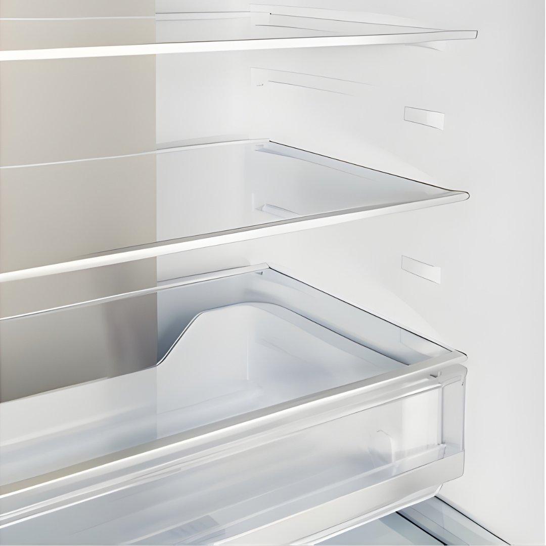 Refrigerador bottom mount panelable Bertazzoni de 24 pulgadas con cajón Fresco y puerta reversible