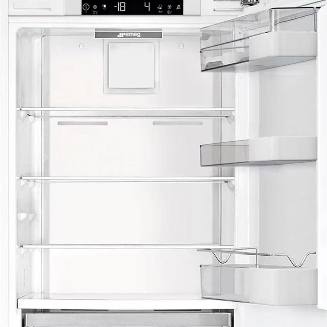 Refrigerador bottom mount panelable SMEG de 24 pulgadas con fábrica de hielos automática
