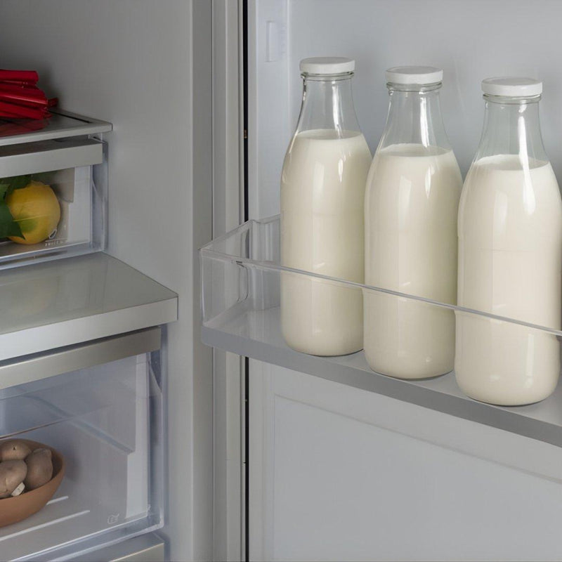 Refrigerador de columna panelable Bertazzoni de 24 pulgadas con dispensador interno de agua y puerta reversible