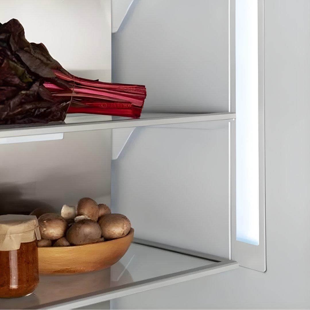 Refrigerador de columna panelable Bertazzoni de 30 pulgadas con dispensador interno de agua y puerta reversible