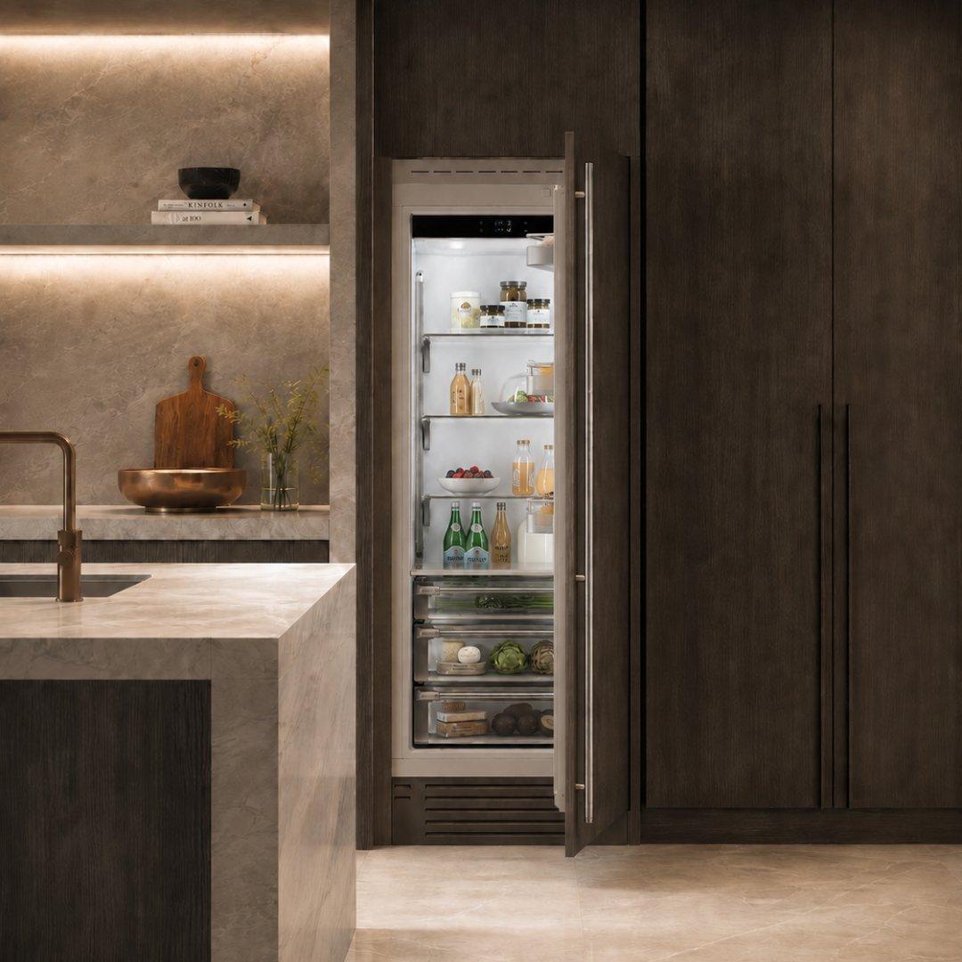 Refrigerador columna panelable SMEG de 30 pulgadas con diseño empotrable y pantalla TFT