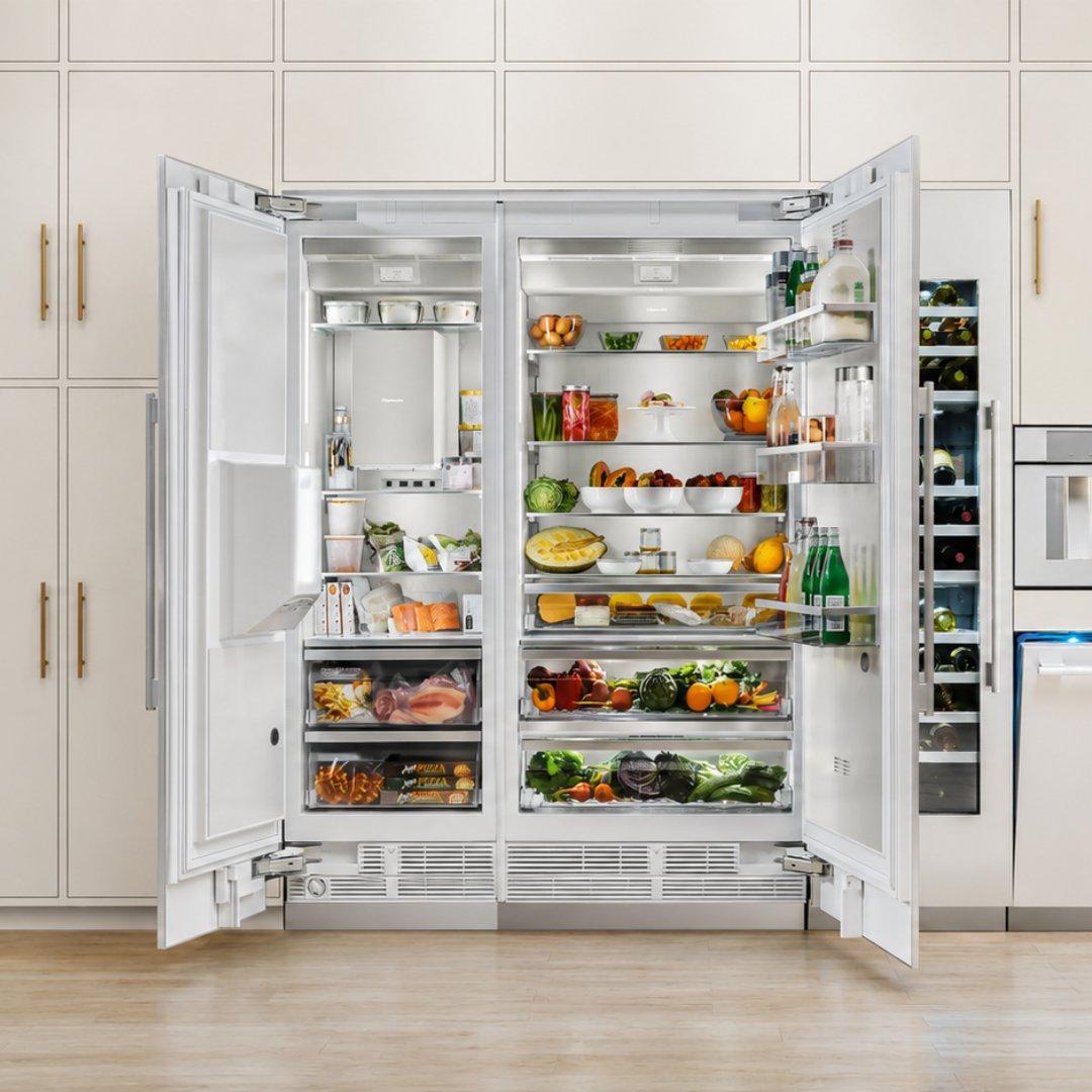 Refrigerador columna panelable Thermador de 30 pulgadas con diseño flush e interior de acero inoxidable