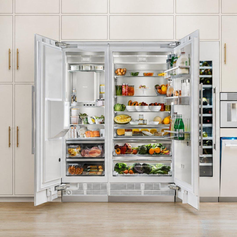 Refrigerador columna panelable Thermador de 30 pulgadas con diseño flush e interior de acero inoxidable