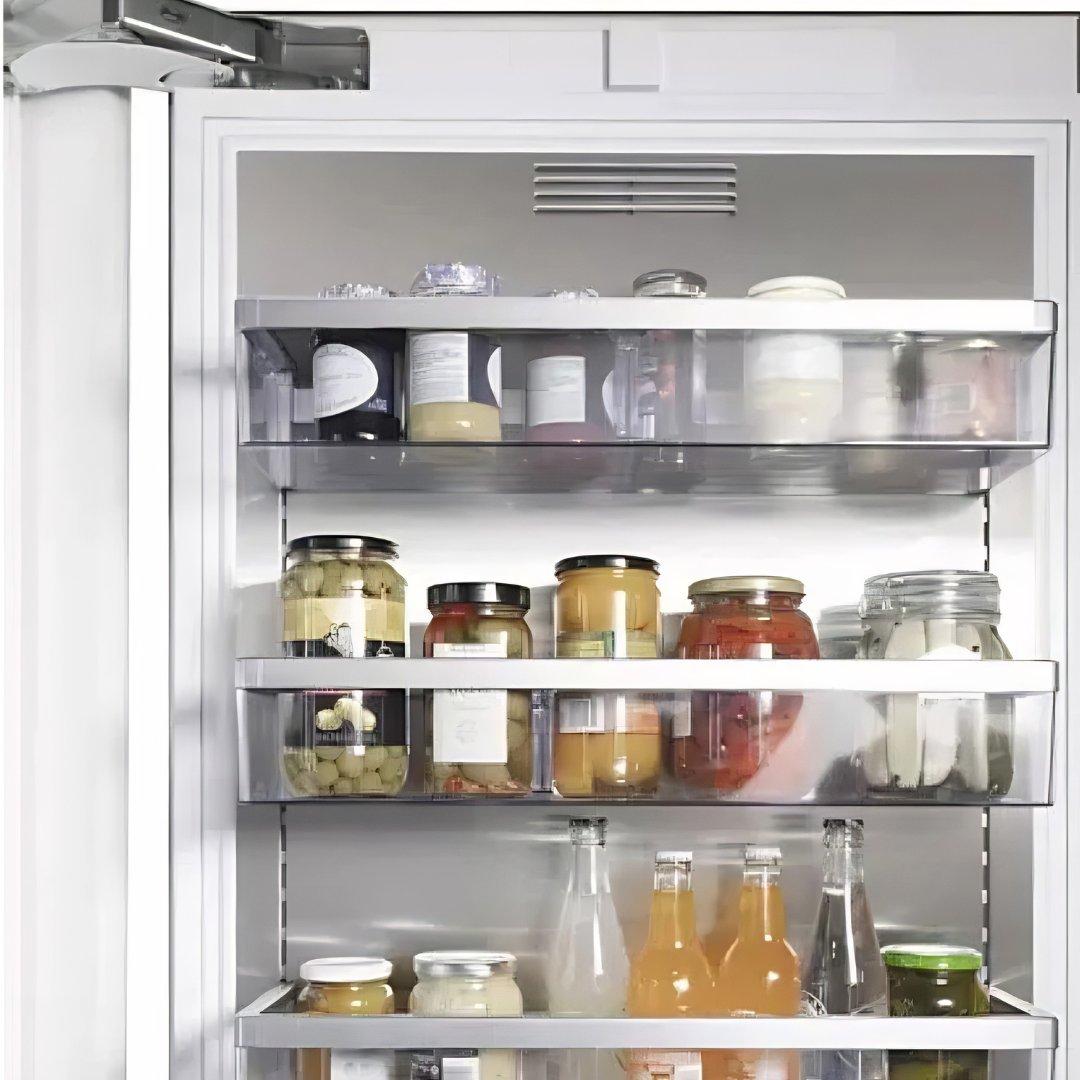 Refrigerador columna panelable Thermador de 30 pulgadas con diseño flush e interior de acero inoxidable