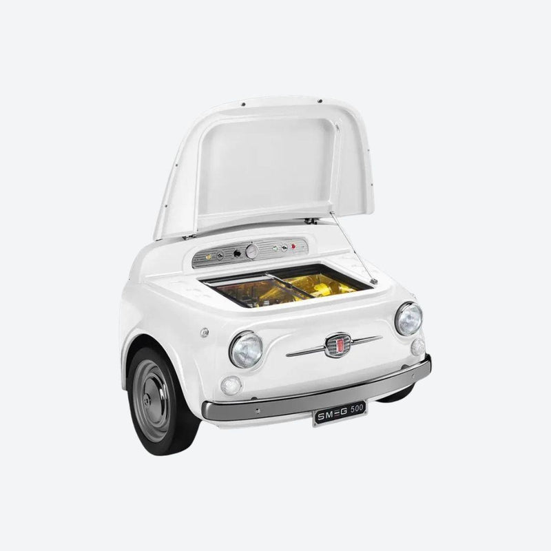 Refrigerador Smeg y Fiat de 100 litros inspirado en el frente de un Fiat 500, disponible en verde, blanco o rojo
