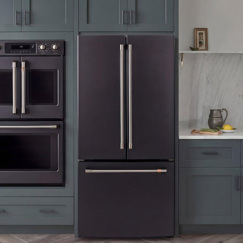 Refrigerador French door Café Appliances de 19 pies cúbicos en acero inoxidable con dispensador interno de agua