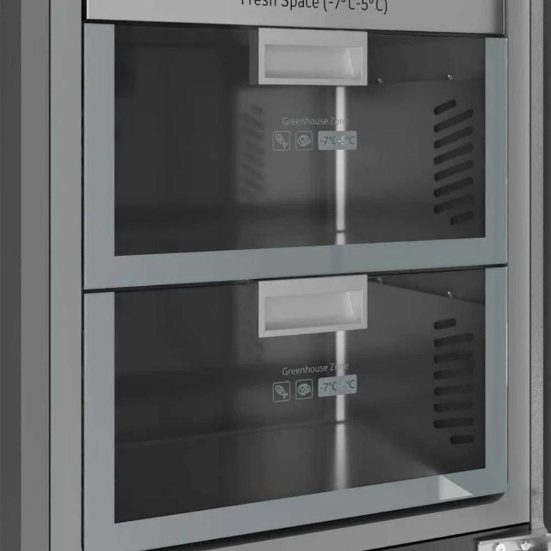 Refrigerador panelable Tecnolam de 60 cm con 306 litros y diseño integrado