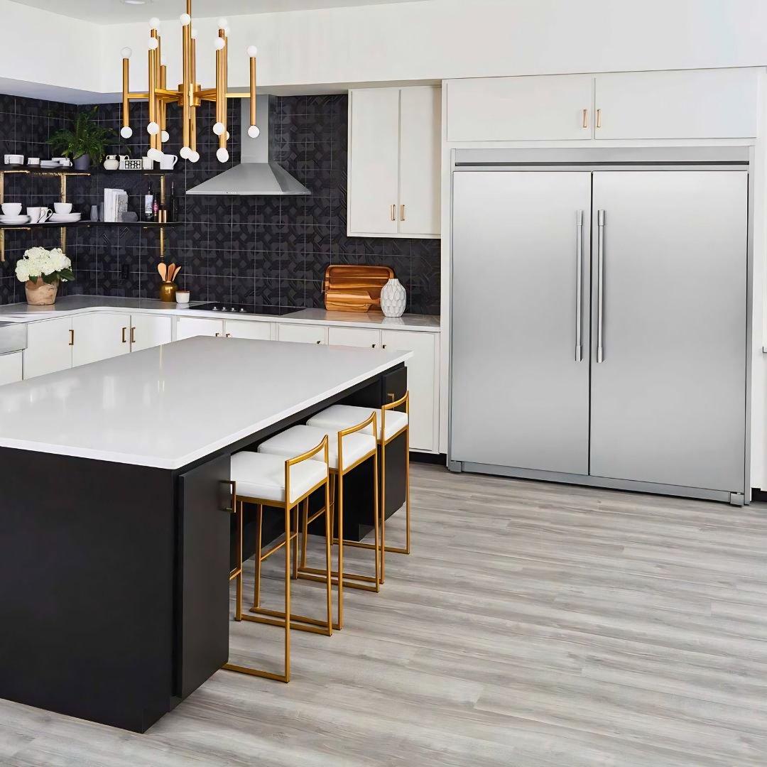 Sistema de columnas Frigidaire Professional con refrigerador, congelador y trim kit dual de 79 pulgadas